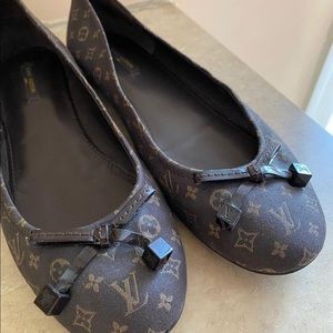 100% Authentic Louis Vuitton ballet flats